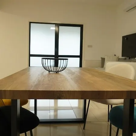 Modern 1-bedroom Ground Floor In Strovolos *