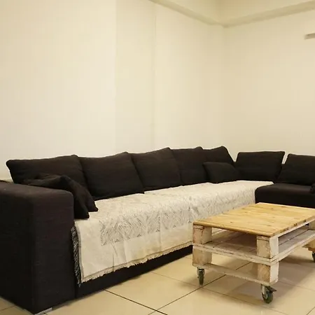 Modern 1-bedroom Ground Floor In Strovolos