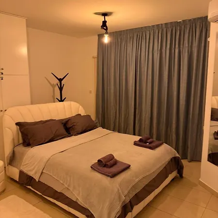 Modern 1-bedroom Ground Floor In Strovolos Apartment *